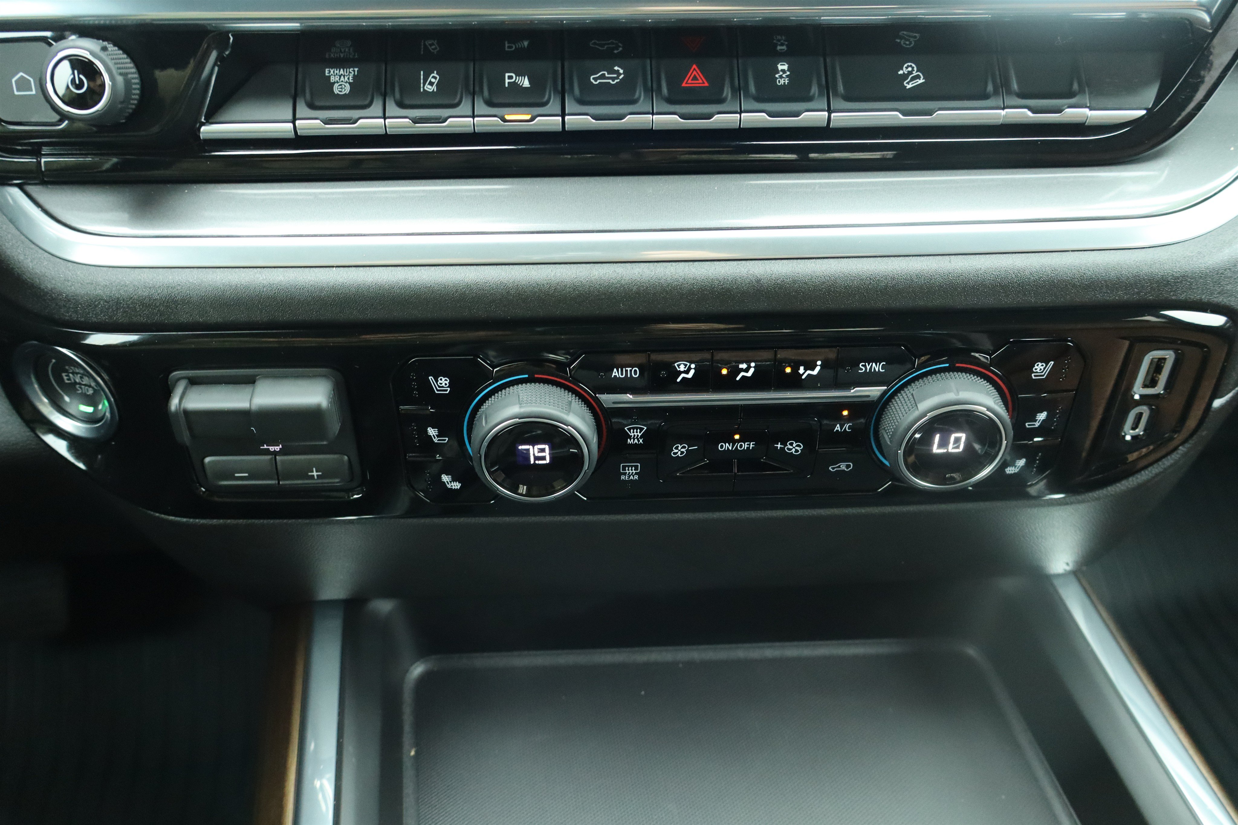 Used 2026 Chevrolet Silverado 3500 High Country w/ Technology Package AWD/4WD image 28