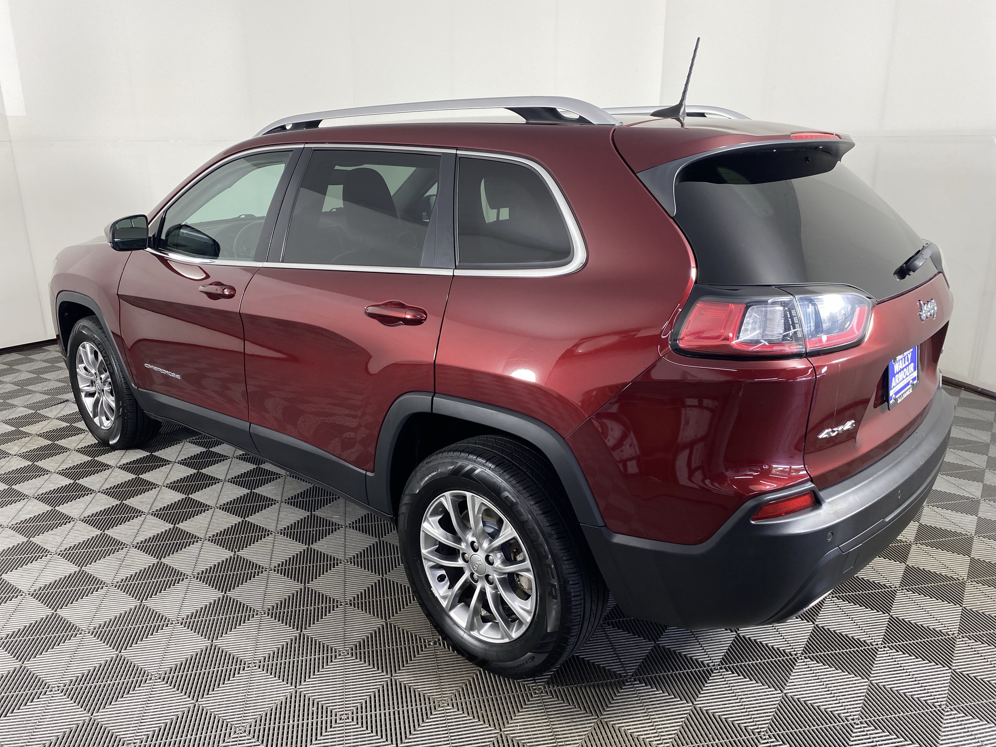 Used 2021 Jeep Cherokee Latitude Lux AWD/4WD image 9