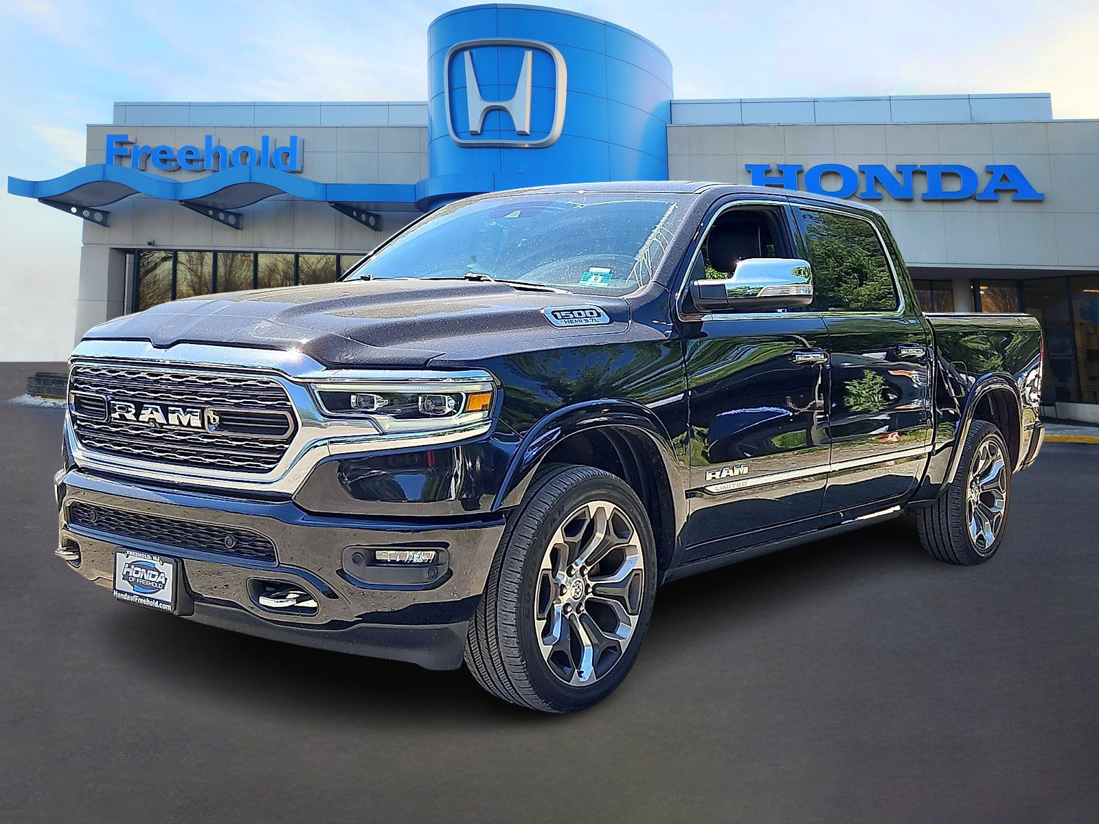 Used 2020 RAM 1500 Limited AWD/4WD image 3