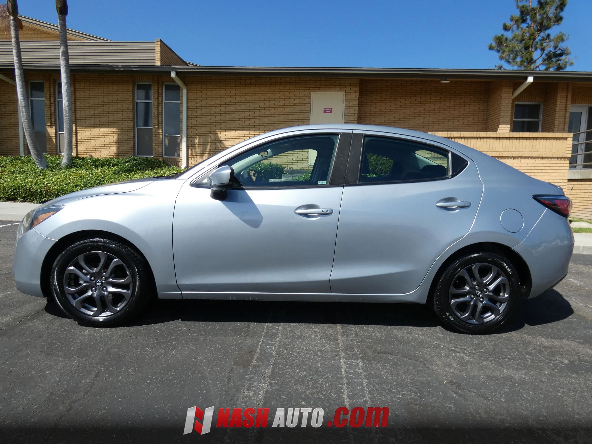 Used 2019 Toyota Yaris LE FWD image 14