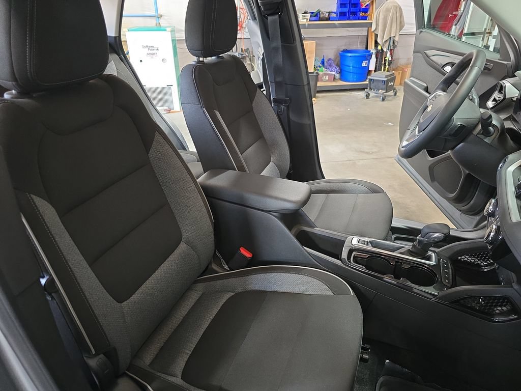 Used 2024 Chevrolet TrailBlazer LT w/ Convenience Package AWD/4WD image 10