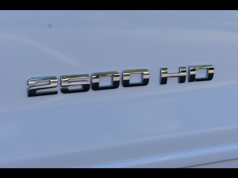 Used 2018 Chevrolet Silverado 2500 LT AWD/4WD image 46