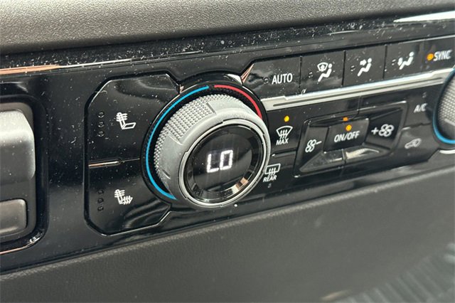 Used 2025 Chevrolet Silverado 1500 LT image 29