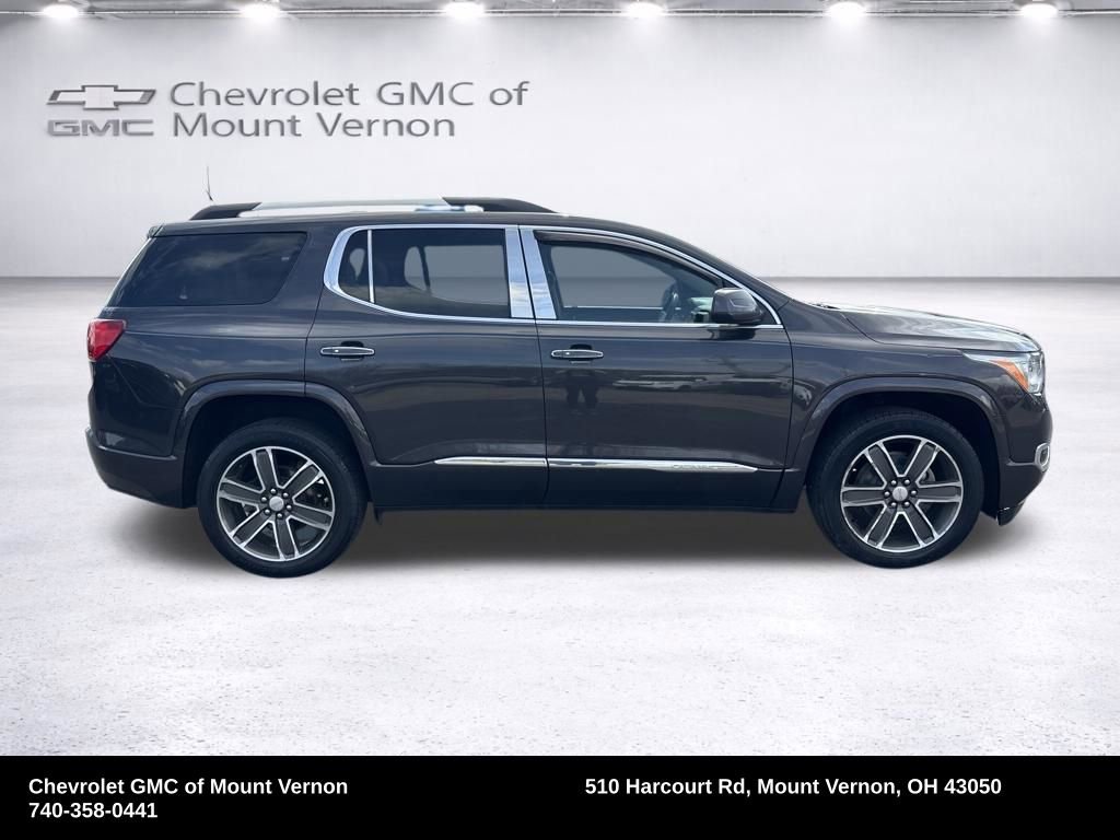 Used 2017 GMC Acadia Denali w/ Technology Package FWD image 8