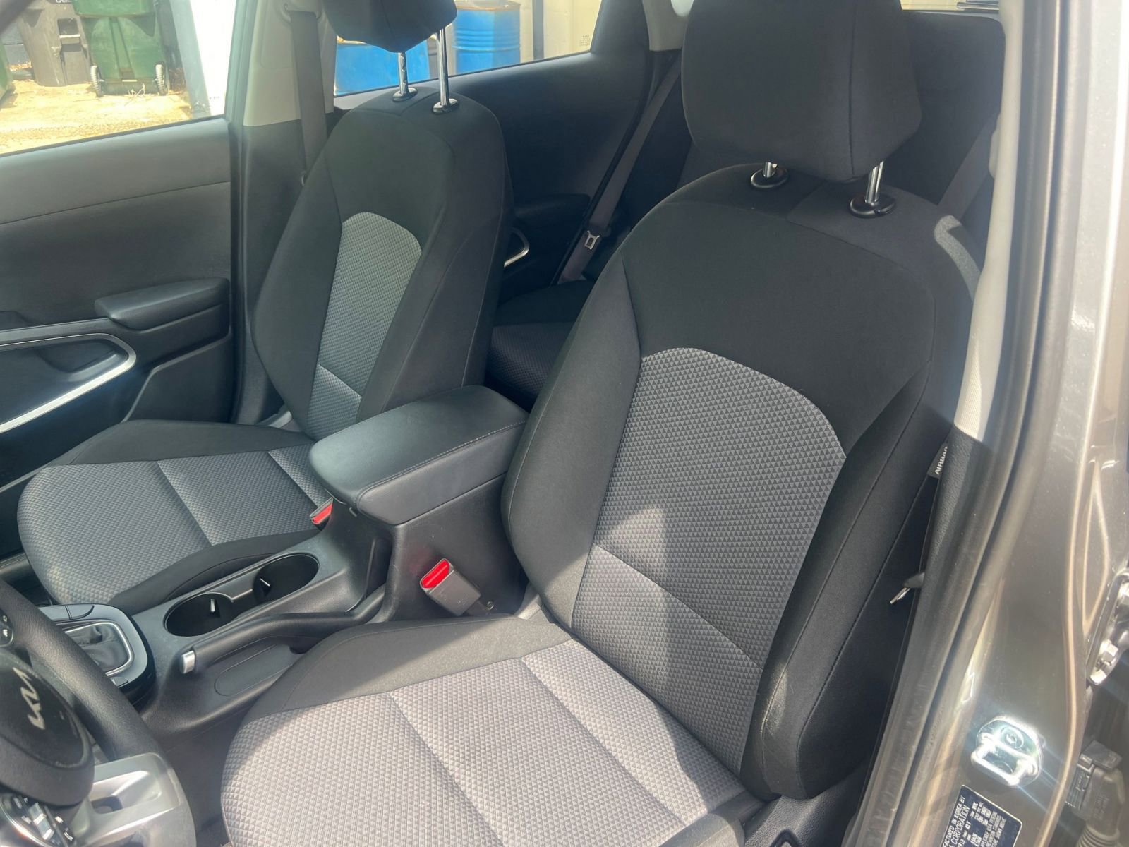Used 2025 Kia Soul LX w/ LX Technology Package FWD image 22