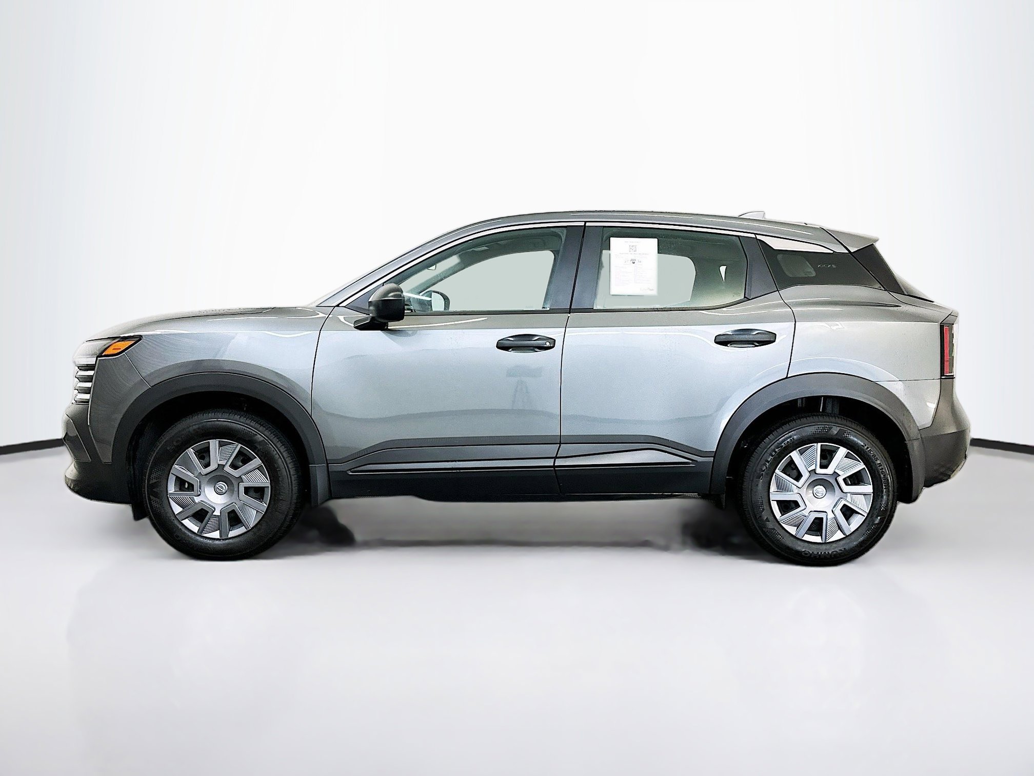 Used 2025 Nissan Kicks S image 4