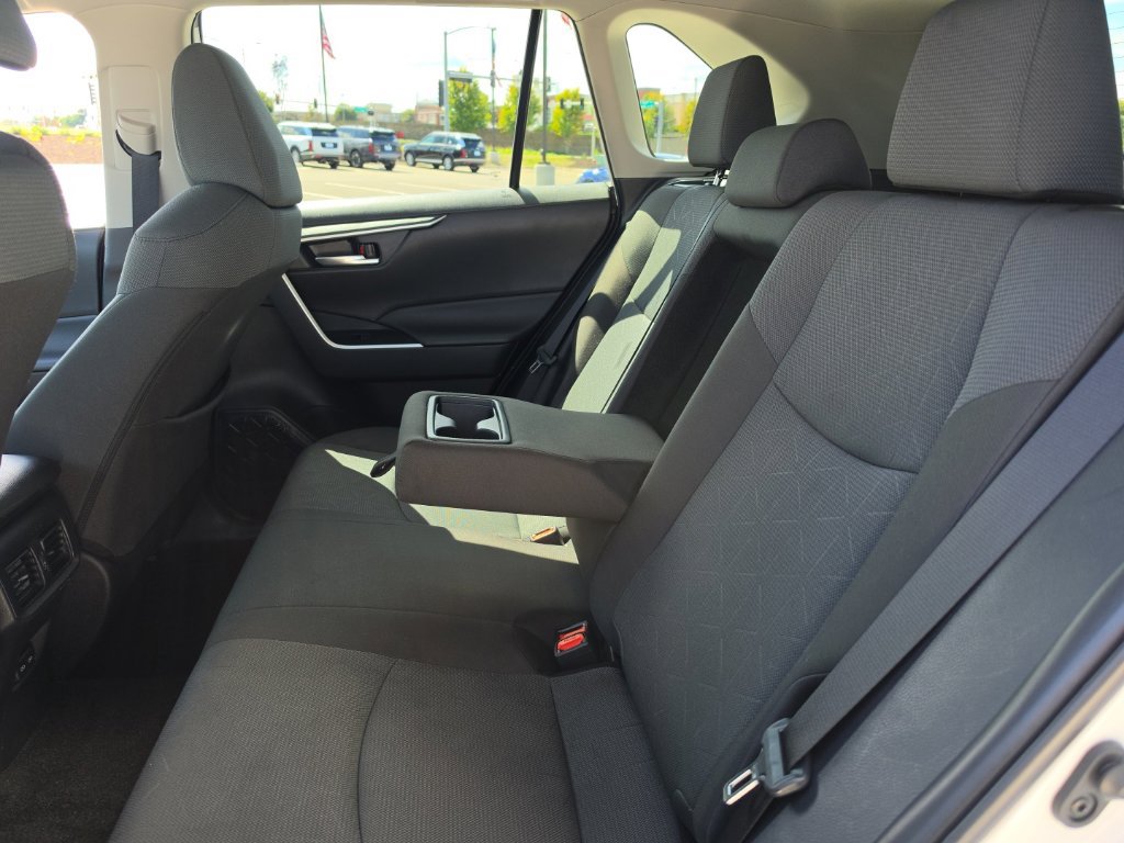 Used 2025 Toyota RAV4 XLE FWD image 22