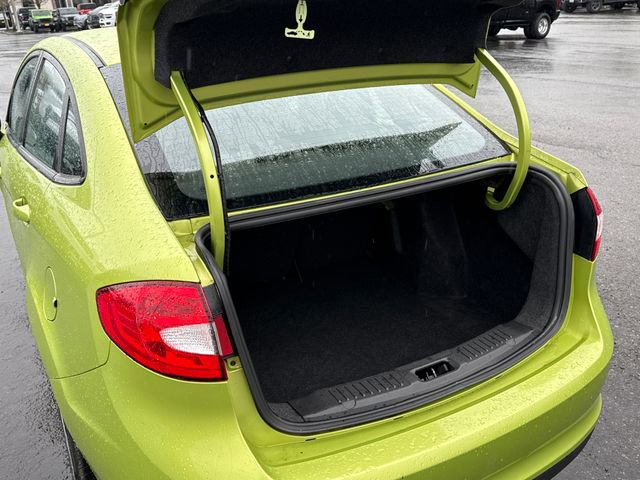 Used 2013 Ford Fiesta SE image 9