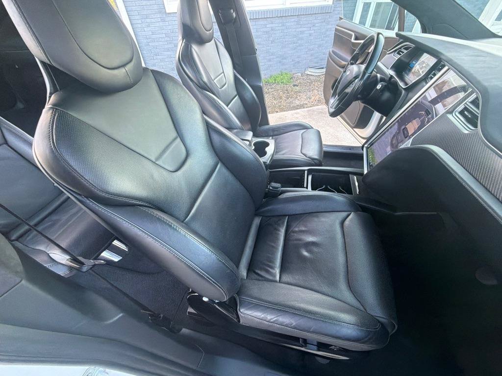 Used 2016 Tesla Model X Performance AWD/4WD image 28