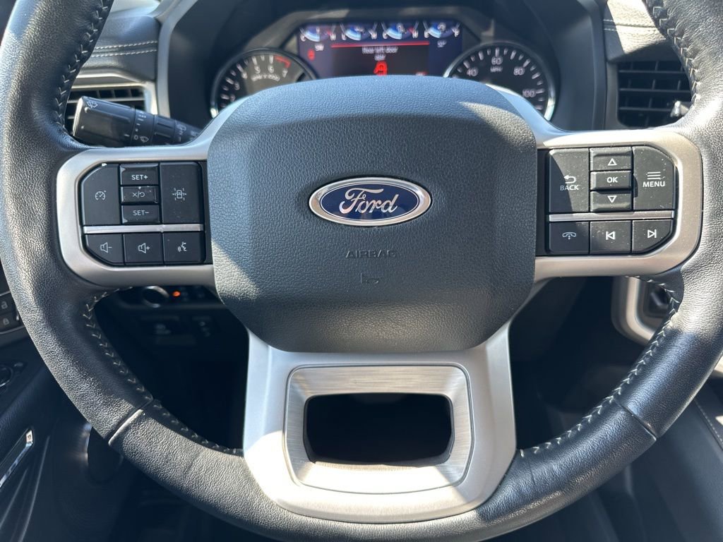 Used 2024 Ford Expedition XLT image 25