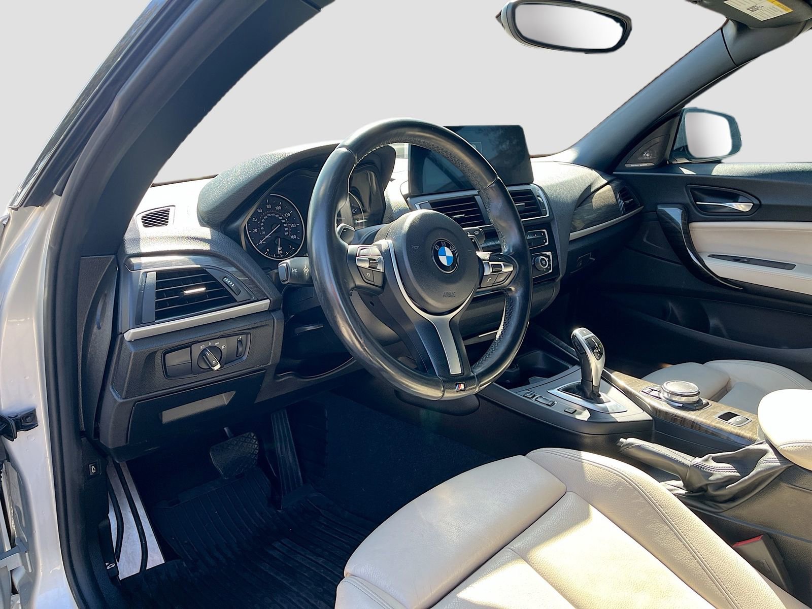 Used 2015 BMW M235i Convertible image 9