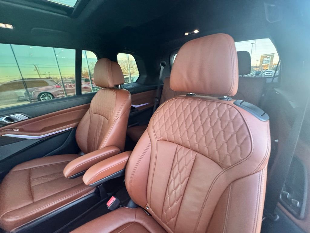 Used 2023 BMW X7 M60i w/ Executive Package image 16