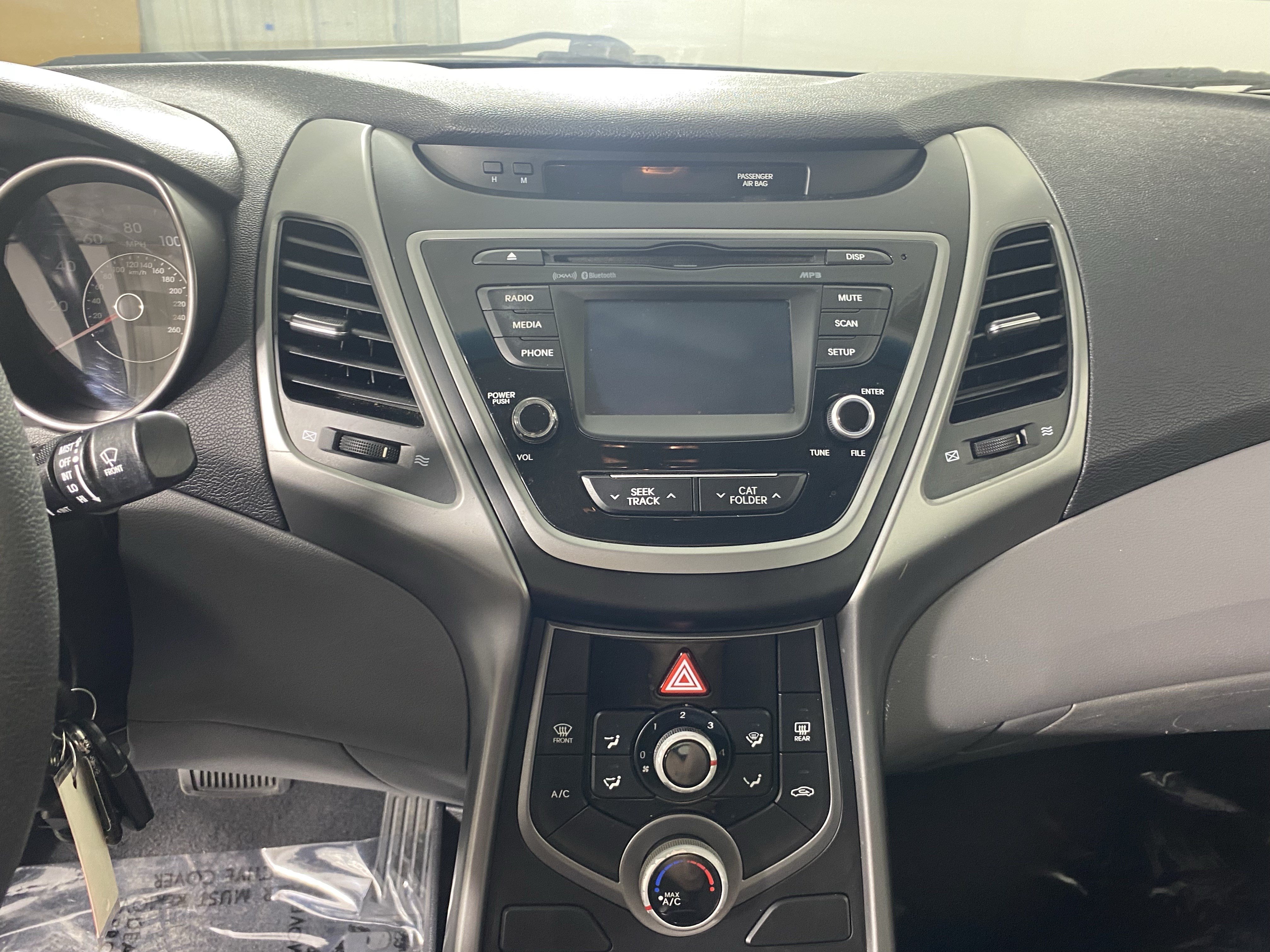 Used 2016 Hyundai Elantra SE w/ Option Group 02 FWD image 19