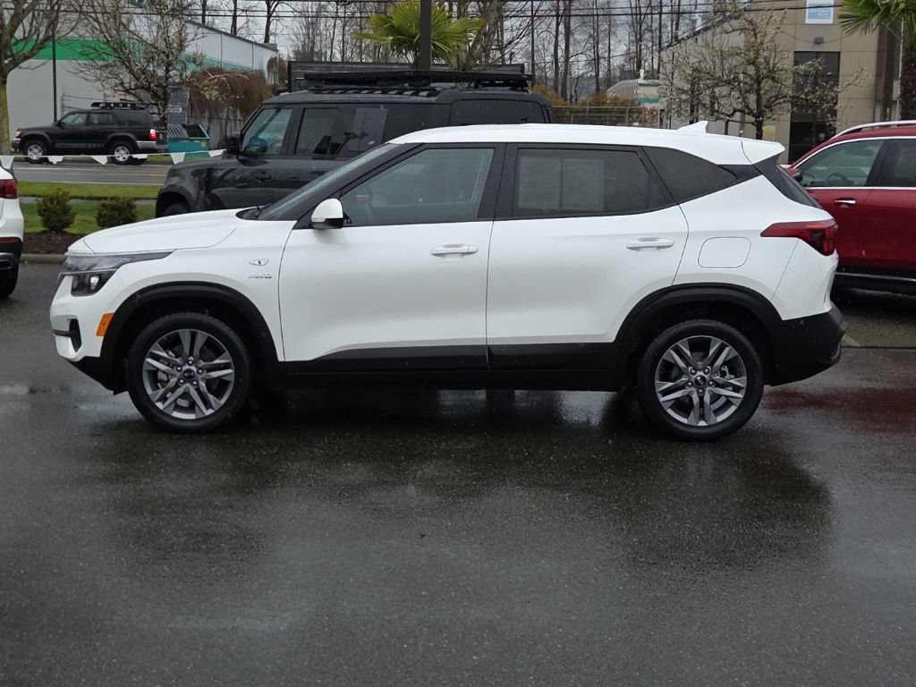 Used 2021 Kia Seltos LX image 2