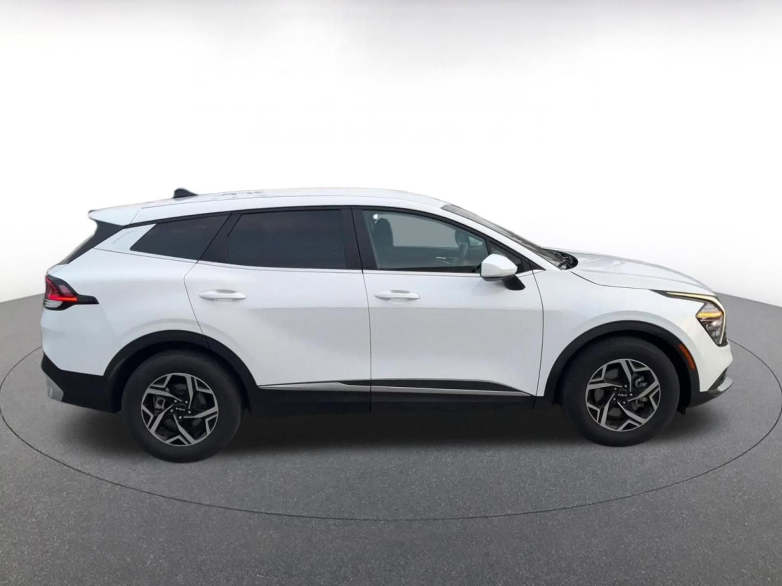 Used 2025 Kia Sportage LX image 16