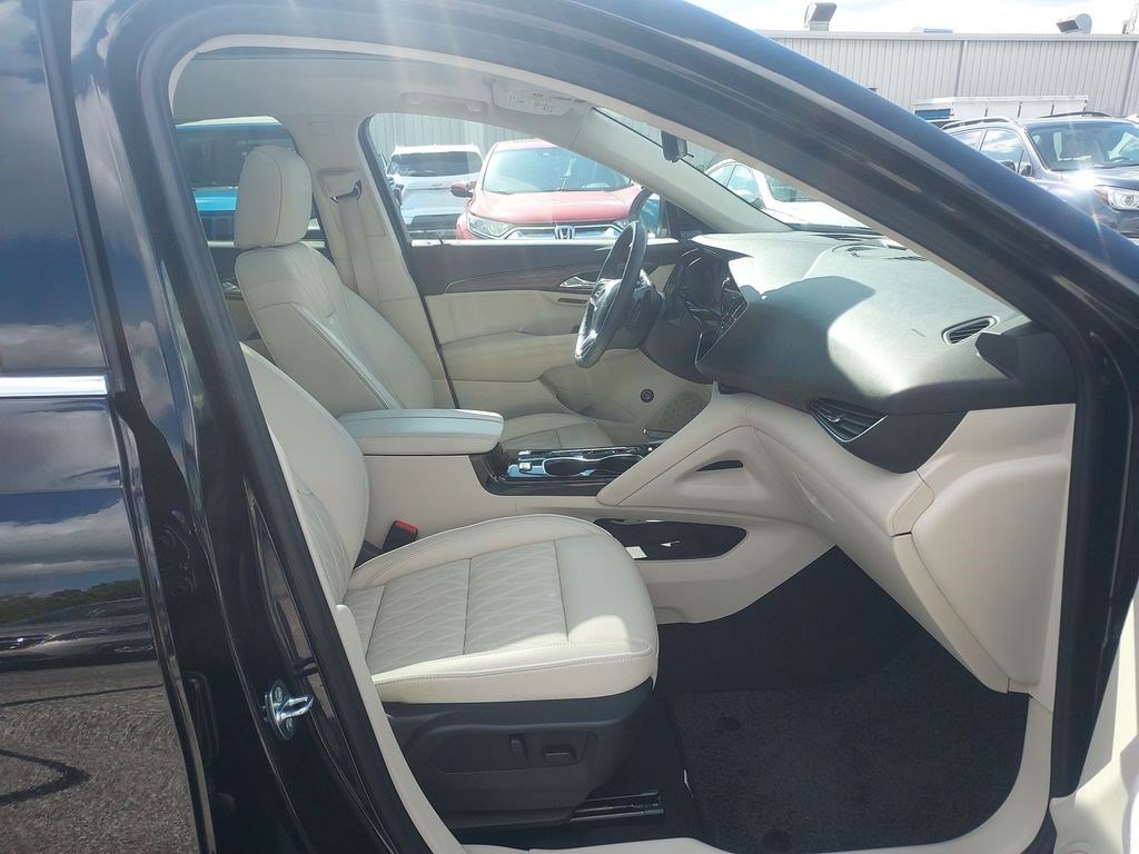 Used 2023 Buick Envision Avenir AWD/4WD image 31