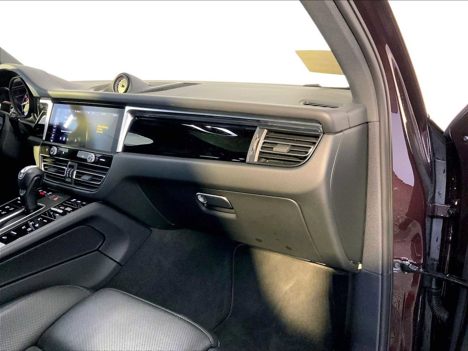 Certified 2023 Porsche Macan image 22