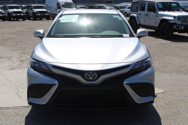 Used 2024 Toyota Camry SE FWD image 2