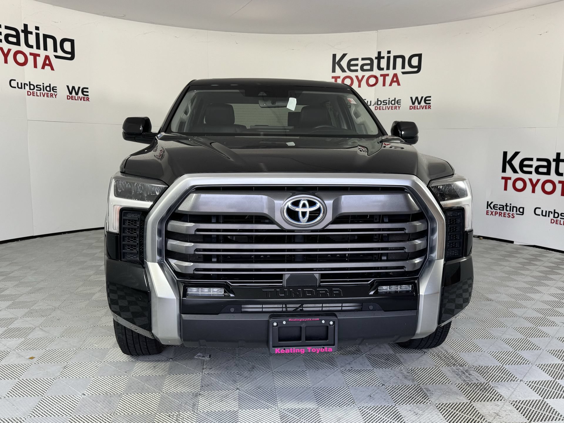 Used 2024 Toyota Tundra Limited w/ Power Package AWD/4WD image 10