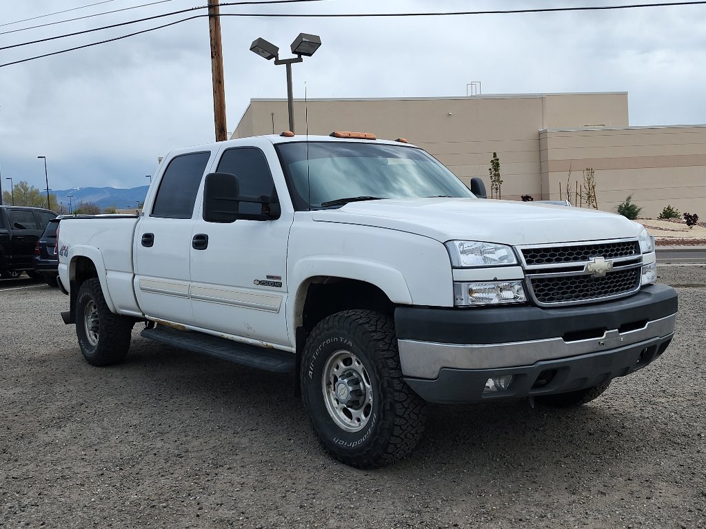 Used 2005 Chevrolet Silverado 2500 LS w/ Heavy-Duty Power Package image 3