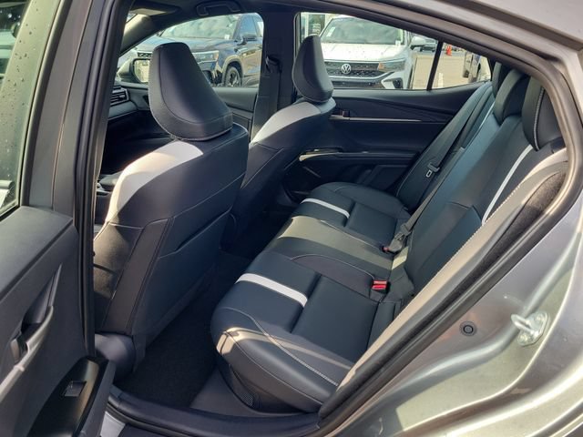 Used 2025 Toyota Camry SE FWD image 11
