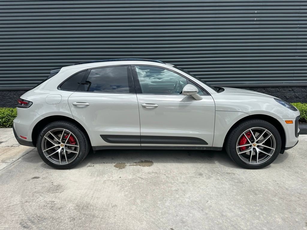 Certified 2023 Porsche Macan S image 10