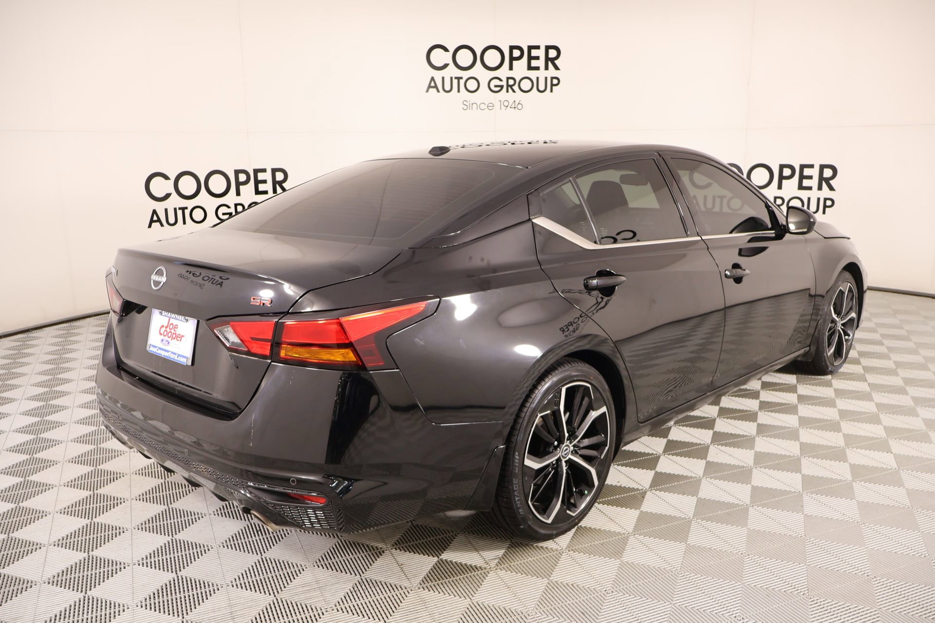 Used 2024 Nissan Altima 2.5 SR FWD image 19