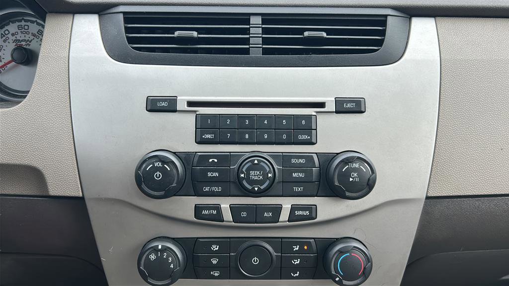 Used 2010 Ford Focus SE image 28