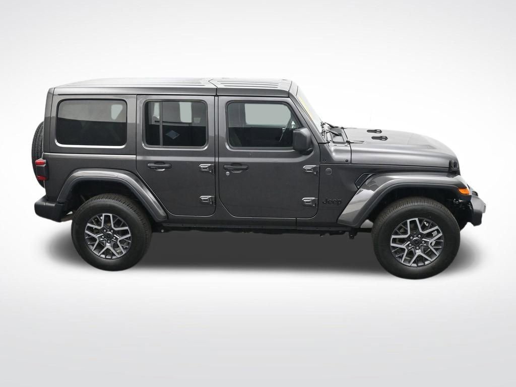 Used 2025 Jeep Wrangler Sahara AWD/4WD image 24