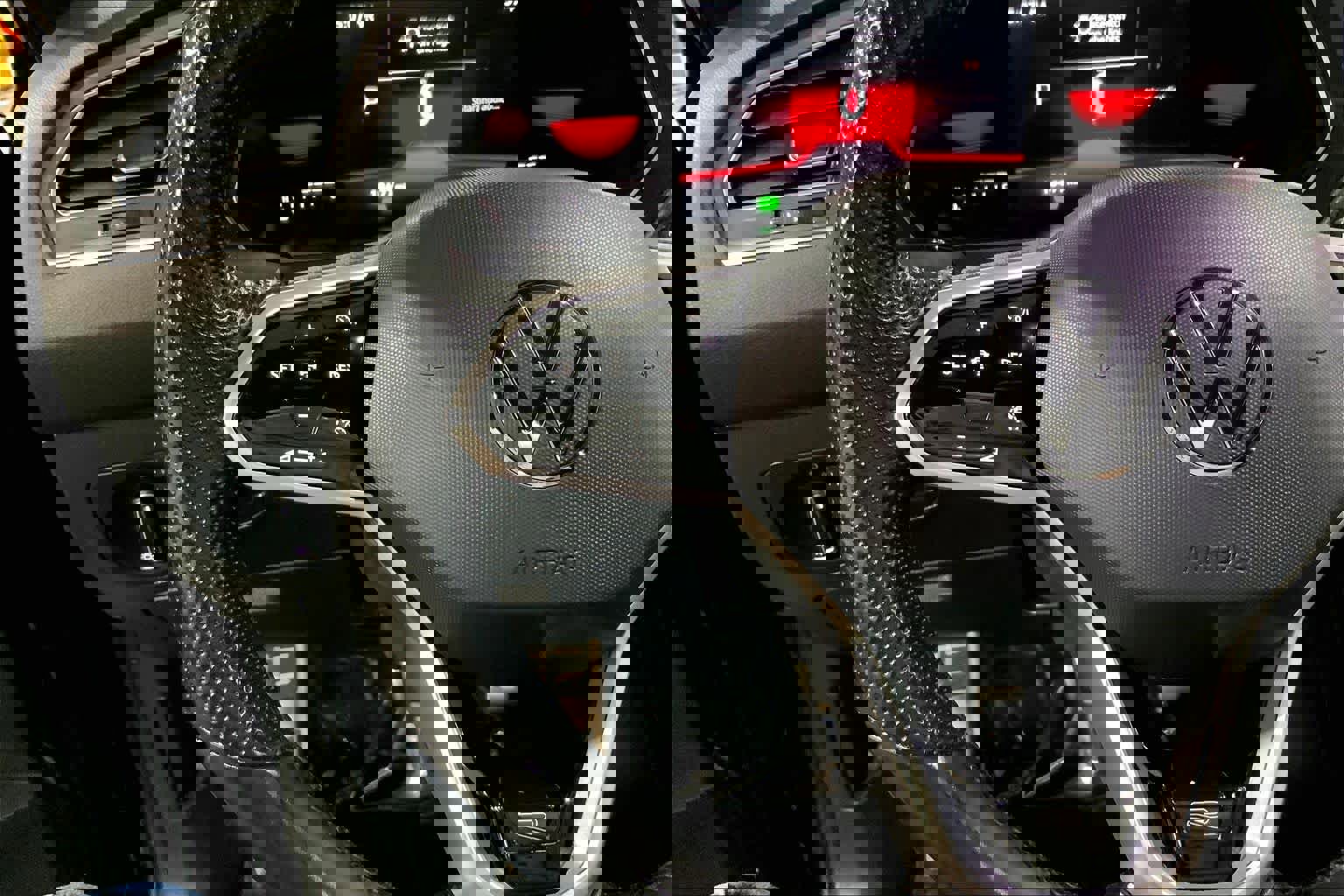 Used 2022 Volkswagen Tiguan SE R-Line image 24