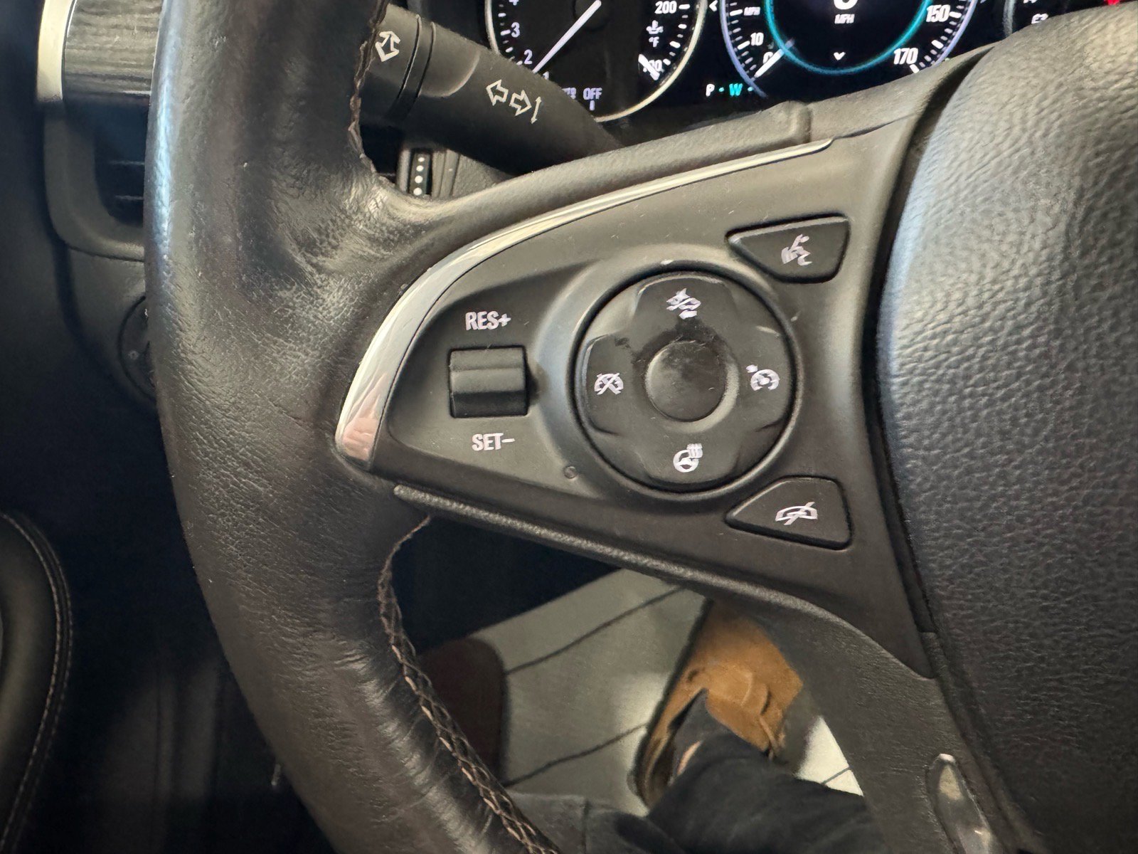 Used 2016 Buick Envision Premium AWD/4WD image 28