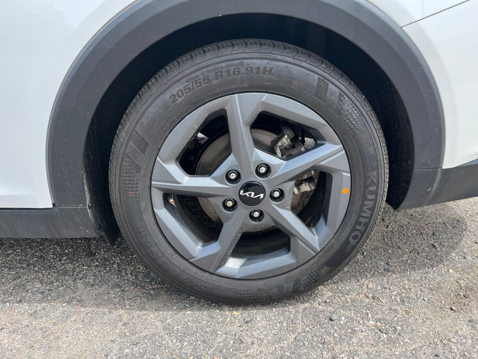 Used 2025 Kia K4 LXS image 28