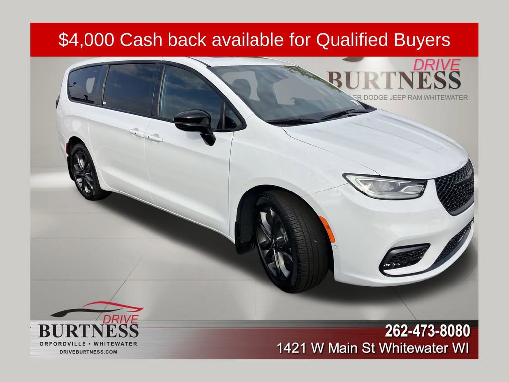 New 2026 Chrysler Pacifica Select