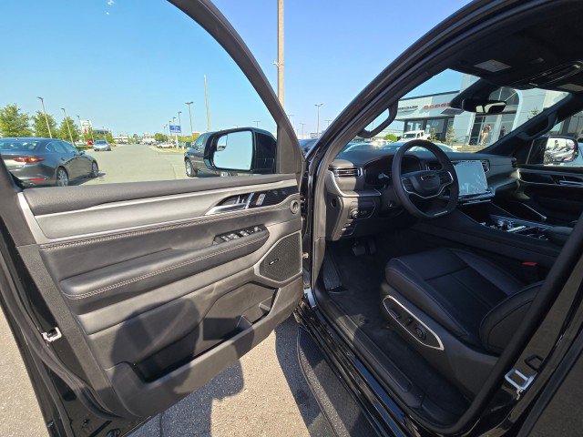 New 2025 Jeep Wagoneer Series II w/ Convenience Group I image 22