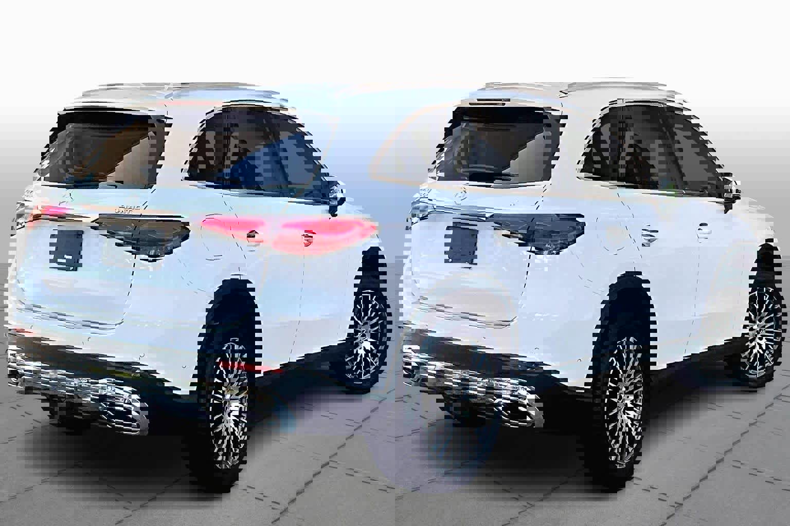 Used 2025 Mercedes-Benz GLC 300 4MATIC image 13