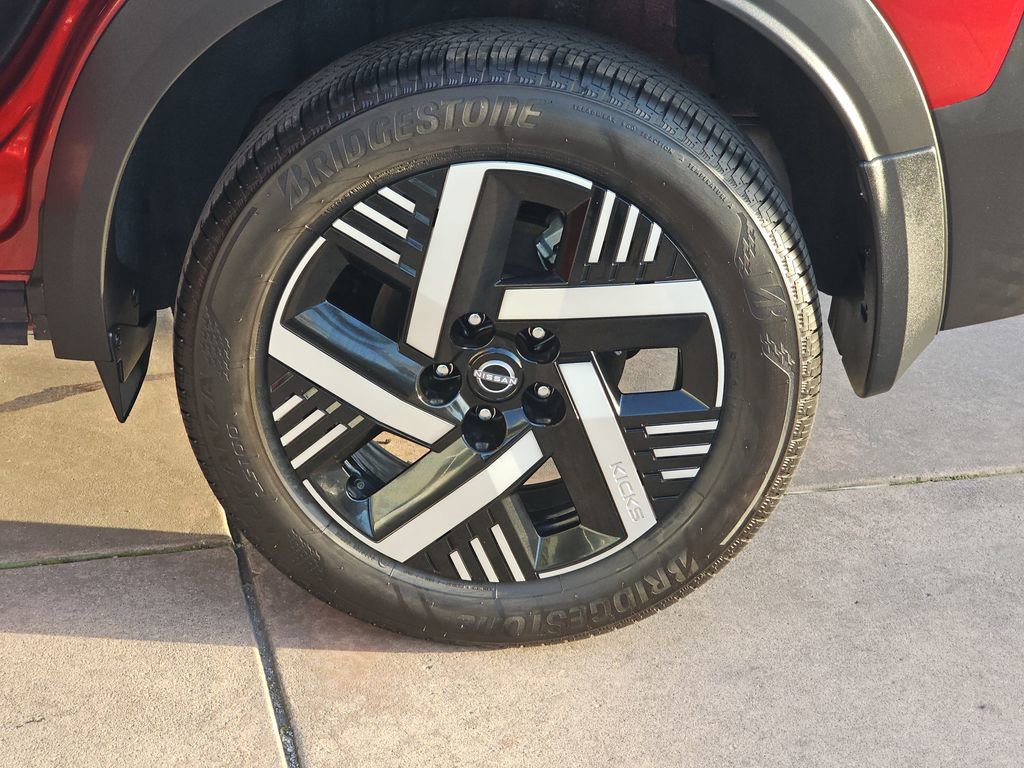 Used 2025 Nissan Kicks SV image 36