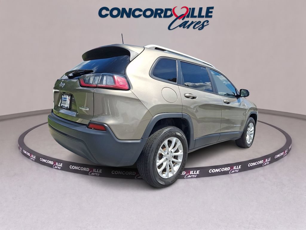 Used 2020 Jeep Cherokee Latitude w/ Cold Weather Group AWD/4WD image 6