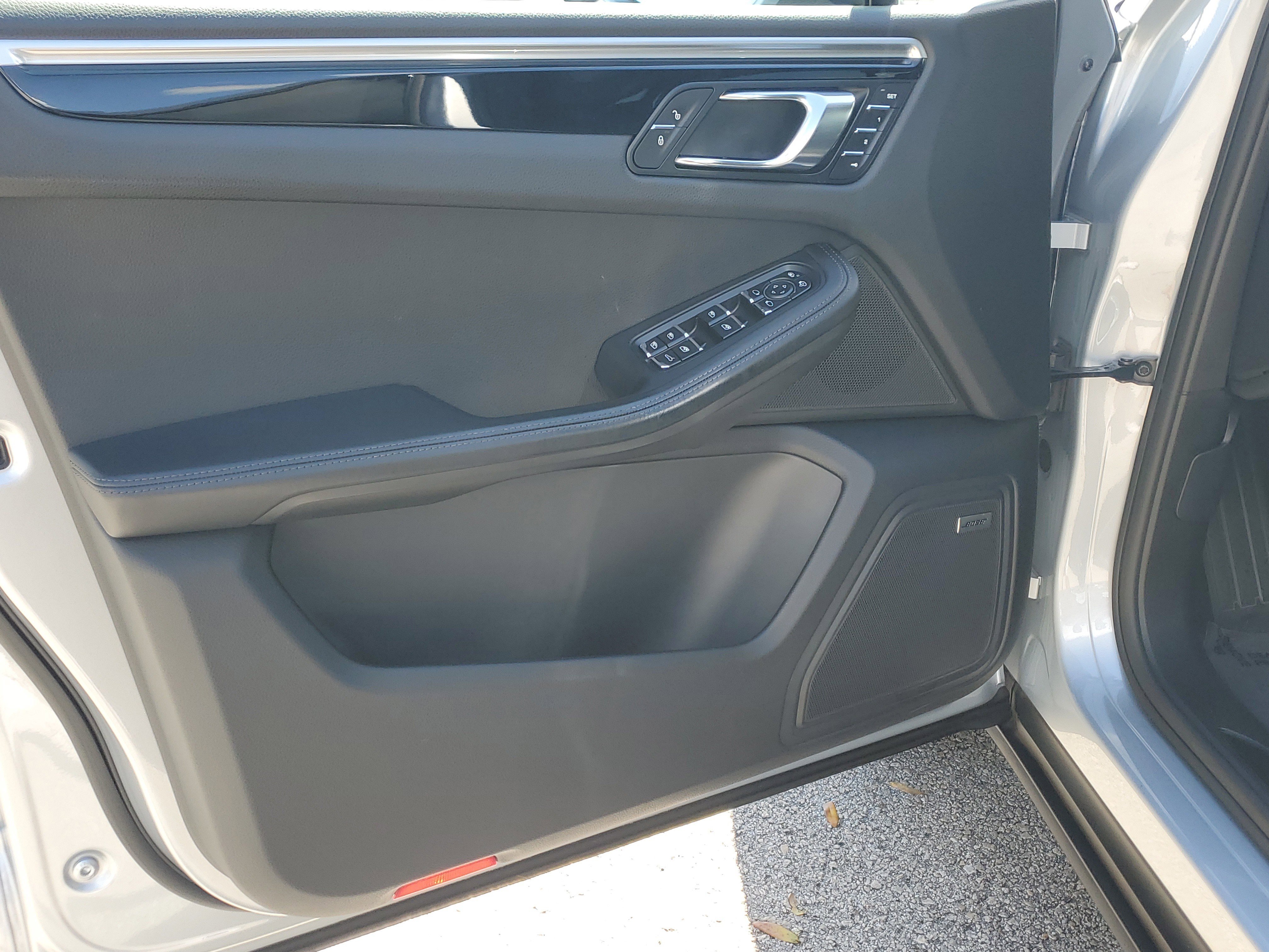 Used 2018 Porsche Macan image 18