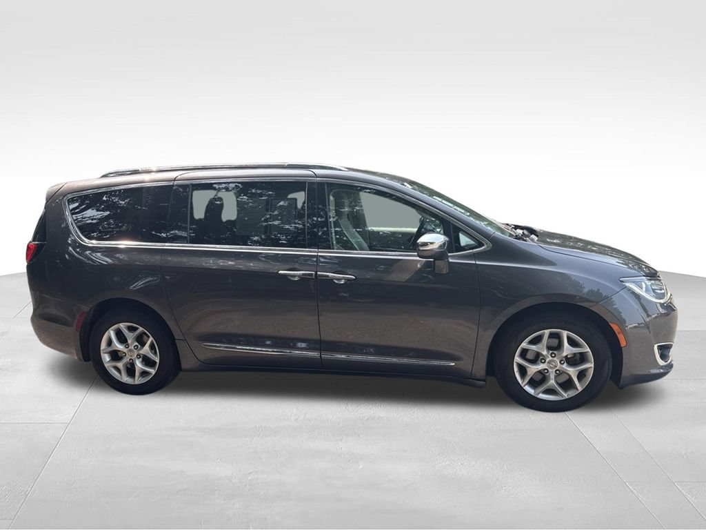 Used 2020 Chrysler Pacifica Limited FWD image 6
