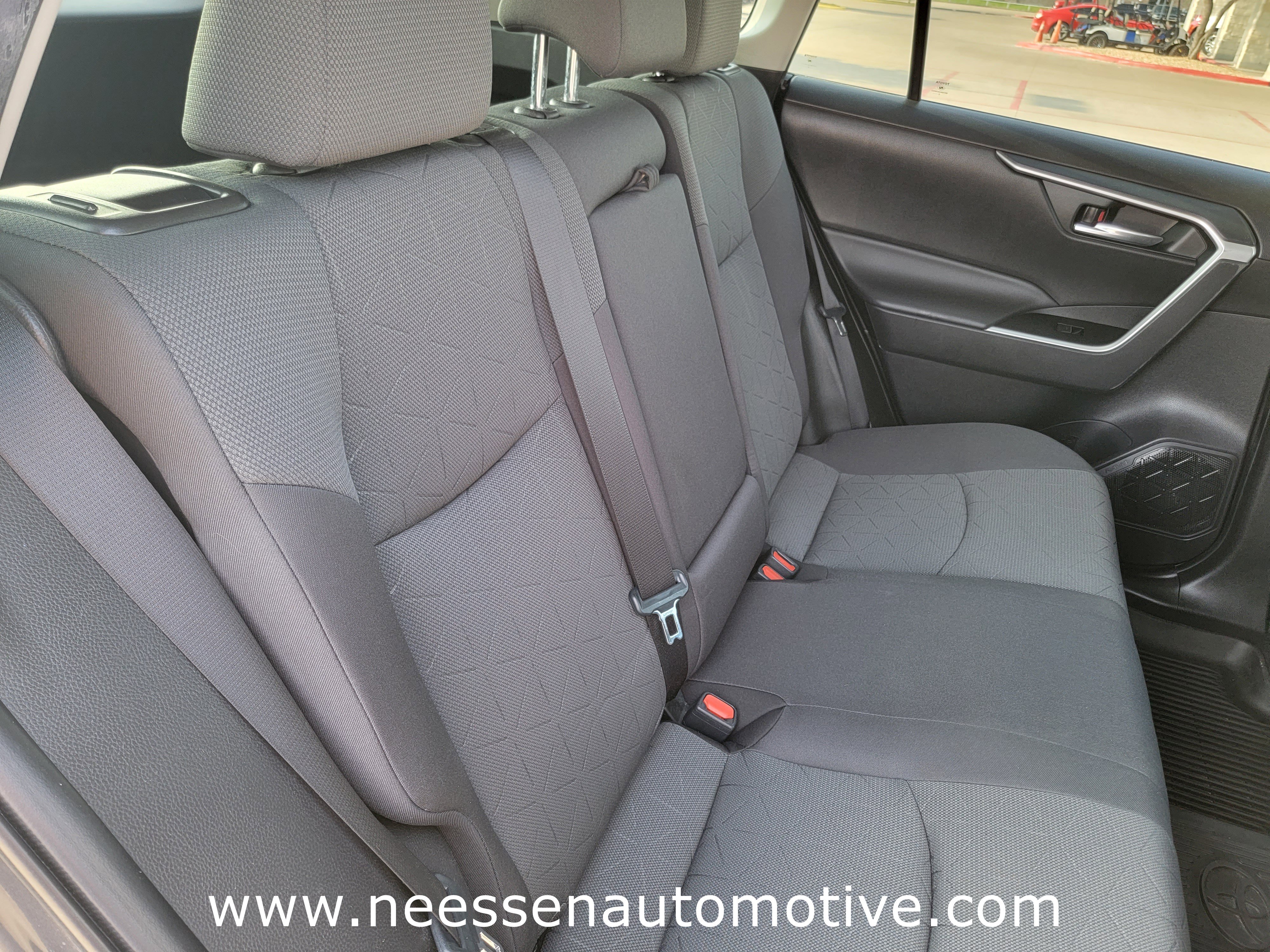 Used 2022 Toyota RAV4 XLE image 12