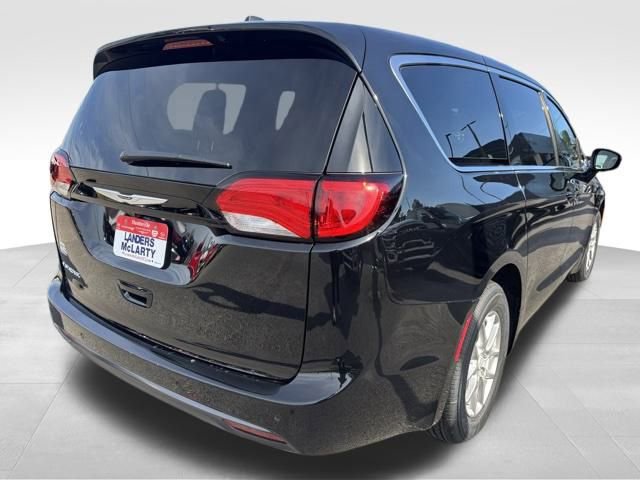 New 2026 Chrysler Voyager LX image 5