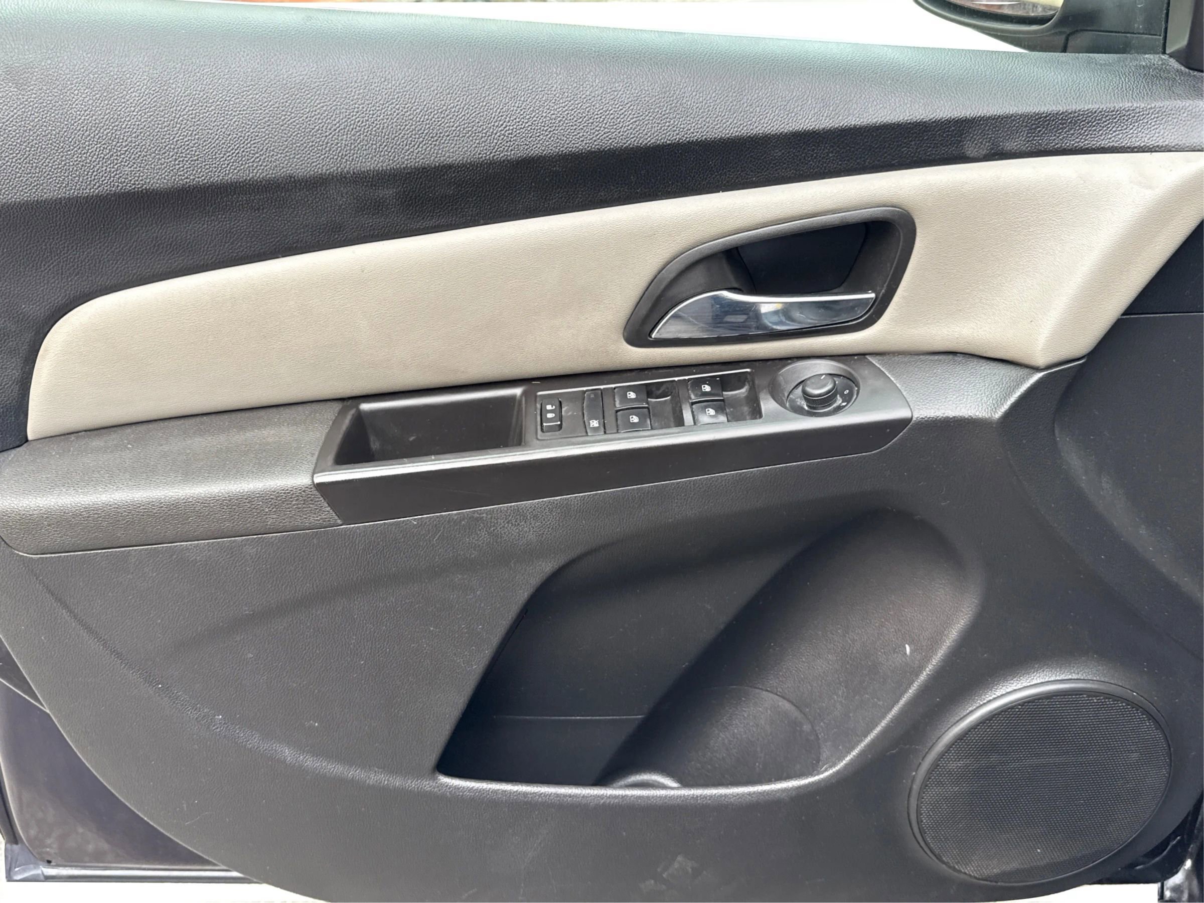 Used 2015 Chevrolet Cruze LT image 21