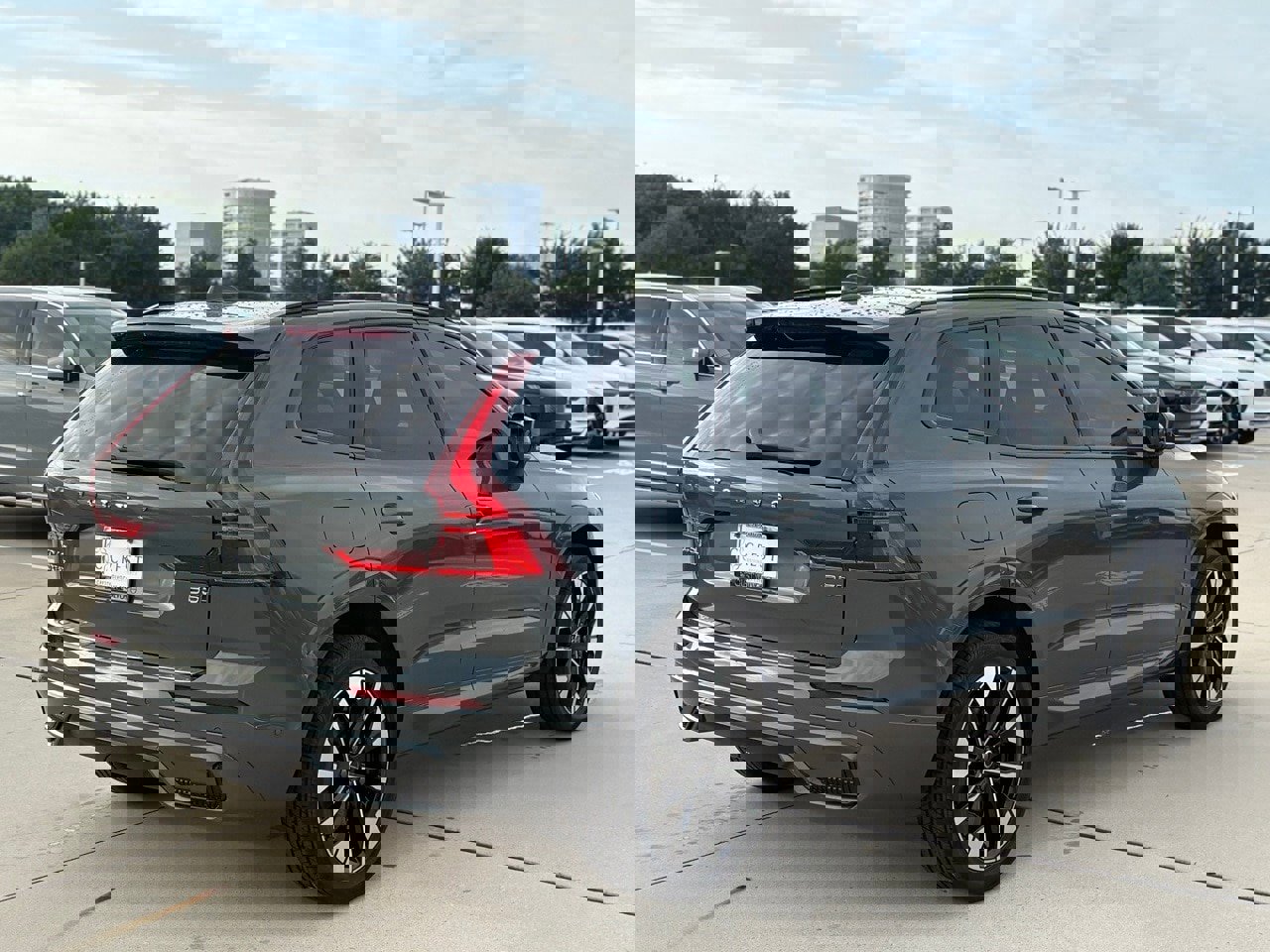 New 2026 Volvo XC60 B5 Plus w/ Protection Package Premier image 4