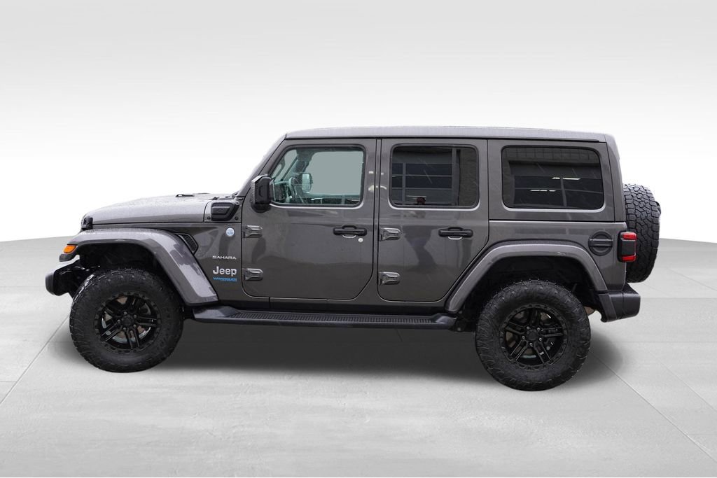 Used 2022 Jeep Wrangler Unlimited Sahara w/ Cold Weather Group AWD/4WD image 9