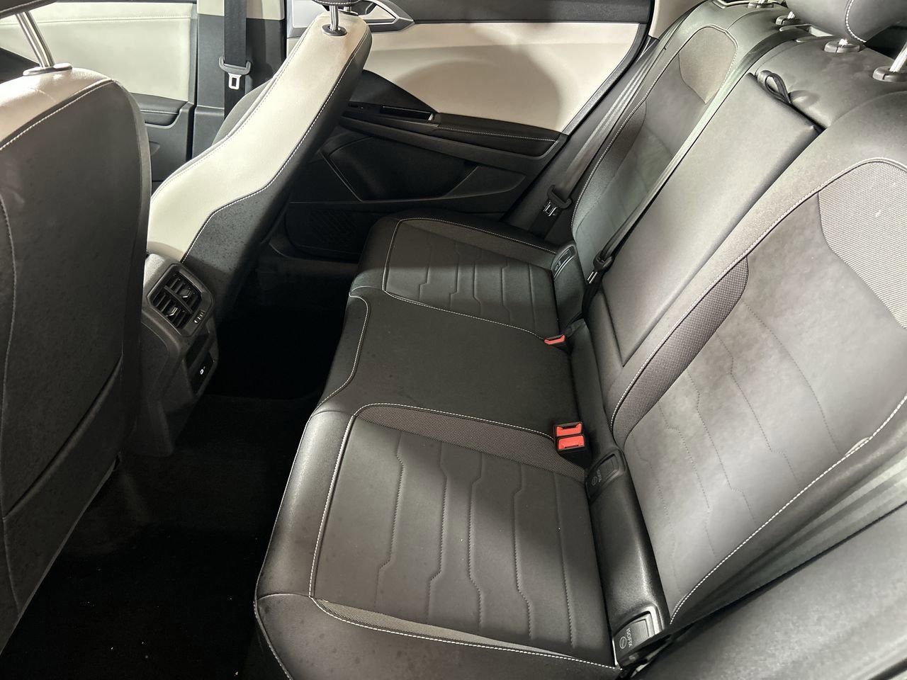 Used 2025 Volkswagen Taos SE image 23