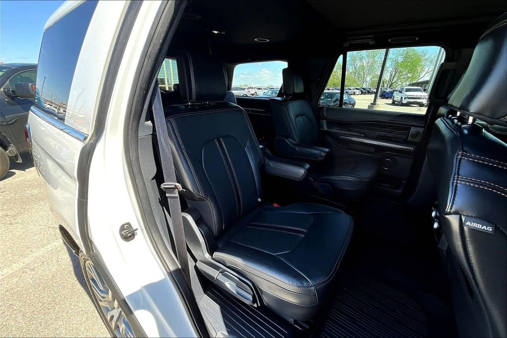 Used 2022 Ford Expedition Platinum image 36
