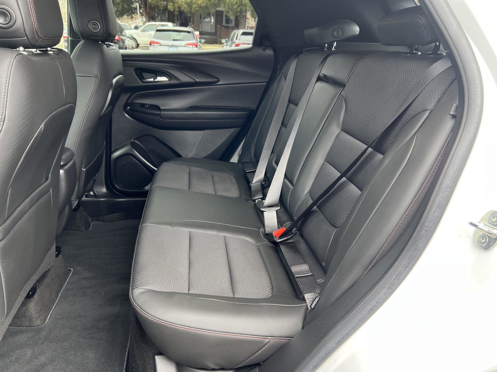 Used 2022 Chevrolet TrailBlazer RS w/ Technology Package FWD image 13