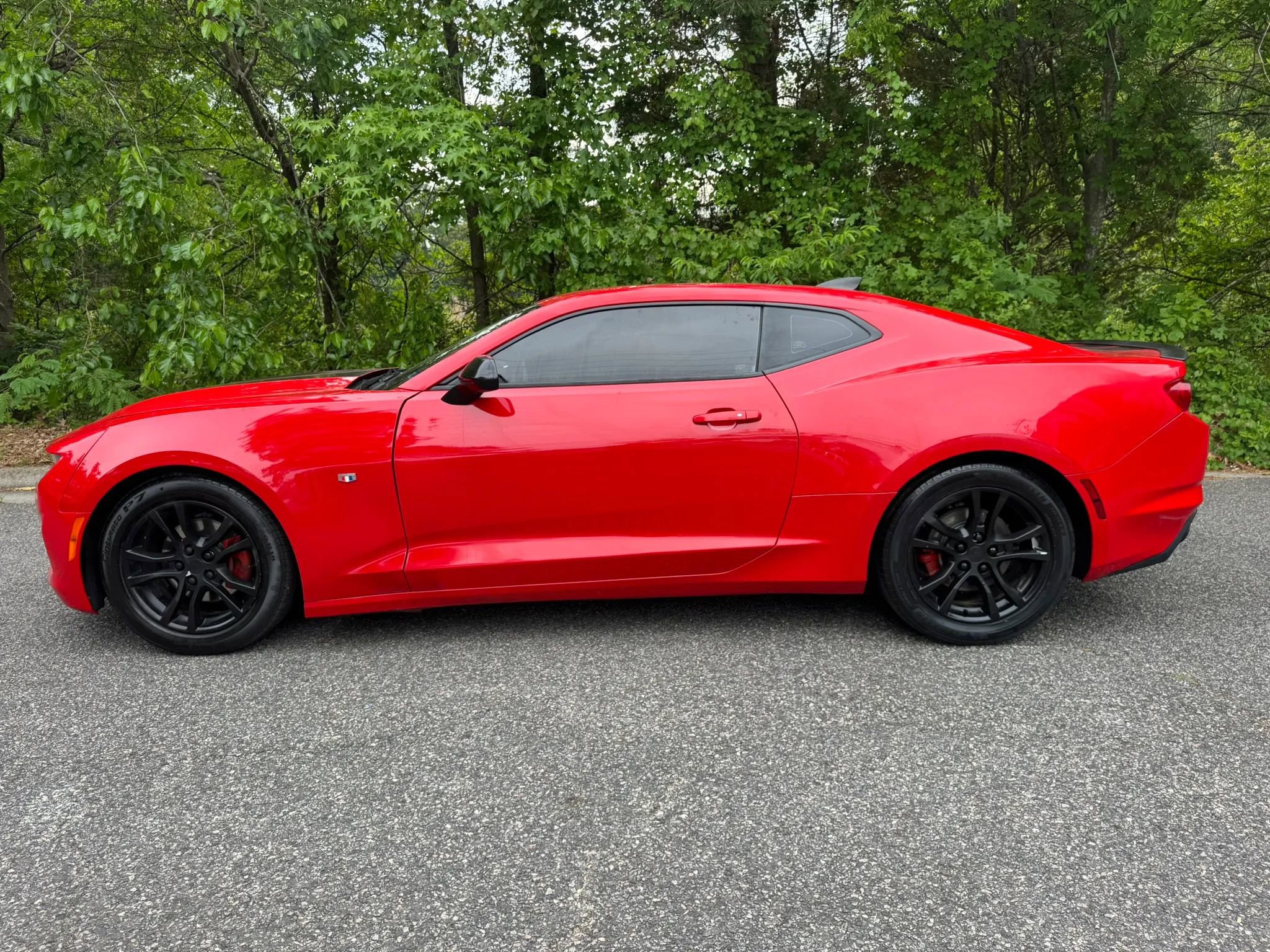 Used 2022 Chevrolet Camaro LS RWD image 4