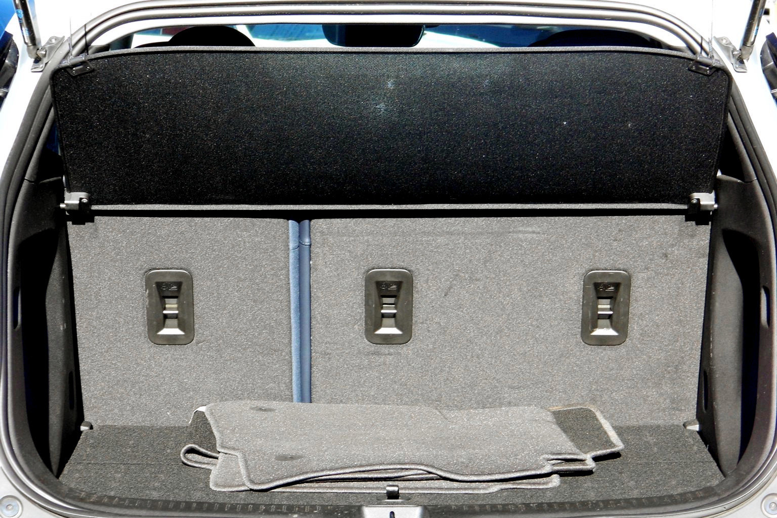 Used 2022 Chevrolet Bolt EUV Premier w/ Sun & Sound Package image 23