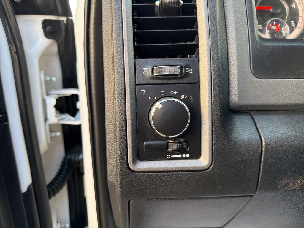 Used 2017 RAM 5500 Crew Cab Tradesman w/ Ambulance Prep Group RWD image 29